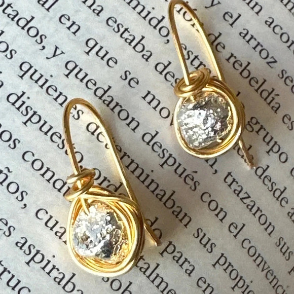 Metallic Silver lava rock drop multi tone gold earrings/statement gold earrings - Picture 2 of 6